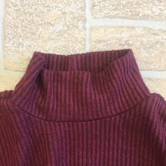 Women XS Garage brand long sleeve light weight top - Picture 4 of 7